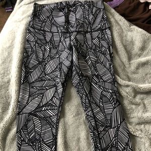 Lululemon Wunder Under Crops